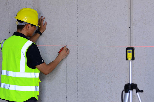 Firecore F112R Self-Leveling Horizontal/Vertical Cross-Line Laser Level with Magnetic Bracket - The Gadget Collective
