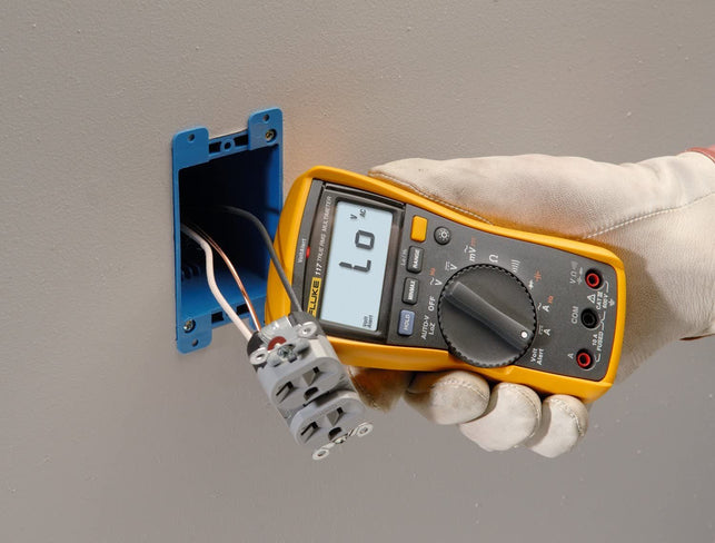 Fluke 117 Digital Multimeter, Non-Contact AC Voltage Detection, Measures Resistance/Continuity/Frequency/Capacitance/Min Max Average, Automatic AC/DC Voltage Selection, Low Impedance Mode - The Gadget Collective